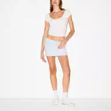 SKIMS ULTRA LIGHT JERSEY SCOOP NECK T-SHIRT FW25T