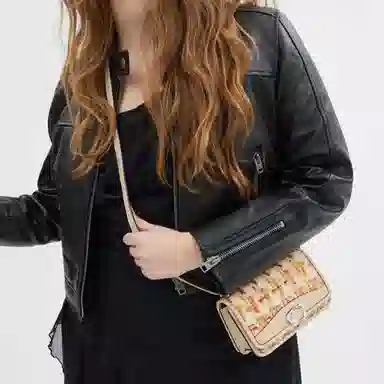 COACH Bandit 18