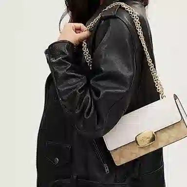COACH Eliza 23