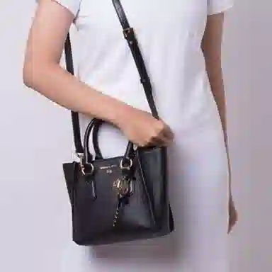 MICHAEL KORS MK Kris Logo