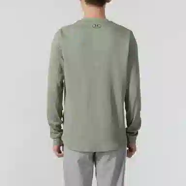 Under Armour T