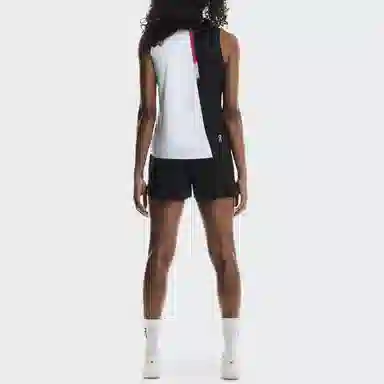 On Court Tanklogo