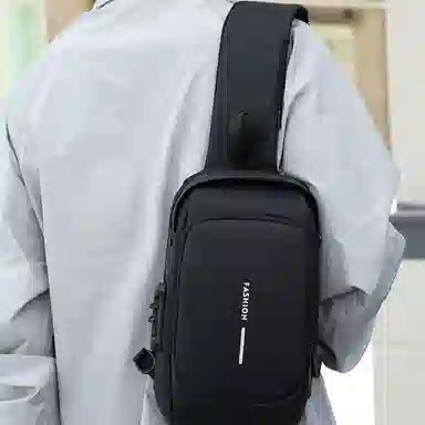 泰克森 休闲单纯色 合成革 肩包斜跨背包腰包胸包 中号 男女同款情侣款 深蓝色/黑色/黑配金色/灰配金色