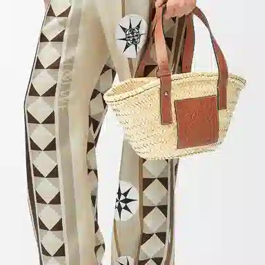 LOEWE Basket Anagram