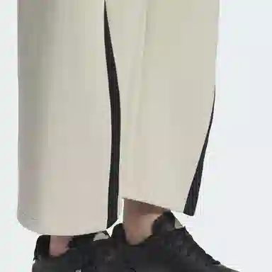 adidas FW24 FUTURE STYLE PRE WOVEN Logo