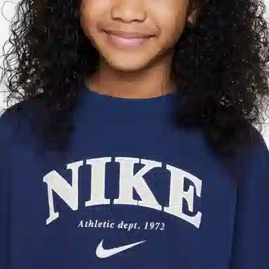 Nike Sportswear Trend Logo