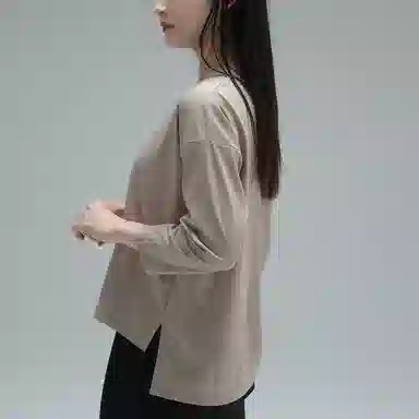 New Balance Met24 Bracelet Sleeve Pullover T