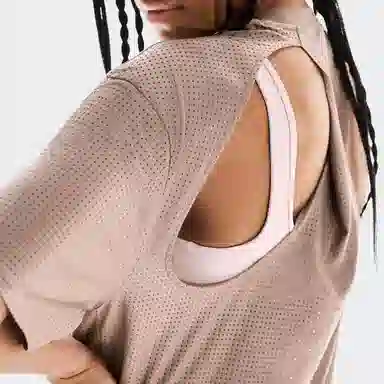 On x FKA twigs CUT-OUT T T