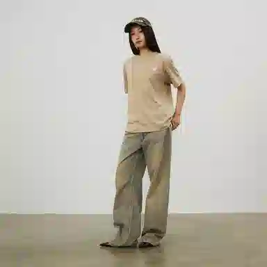New Balance logo T