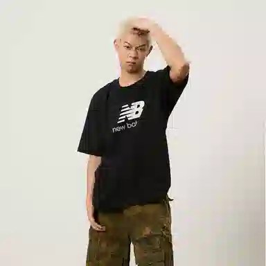 New Balance Logo T