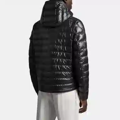 Moncler SS23 LAUROSLogo