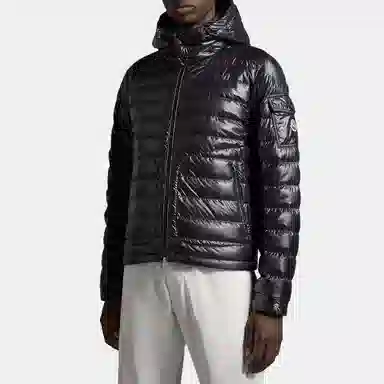 Moncler SS23 LAUROSLogo
