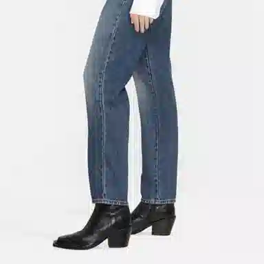 Alexander McQueen SS22 Logo