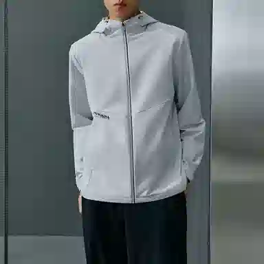 特步 运动纯色拉链风衣 男款 淡雾灰