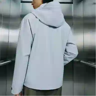 特步 无氟防泼水跑步运动风衣 男款 淡雾灰