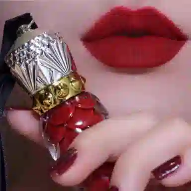 CL Platinum Queen's Scepter 002F Intense Red