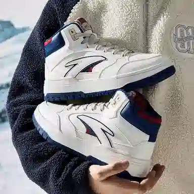 Anta 982