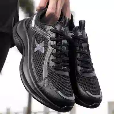 特步 轻悦 时尚百搭舒适减震耐磨回弹 低帮 休闲跑步鞋 男款 黑色