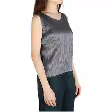 PLEATS PLEASE ISSEY MIYAKE