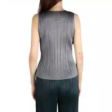 PLEATS PLEASE ISSEY MIYAKE