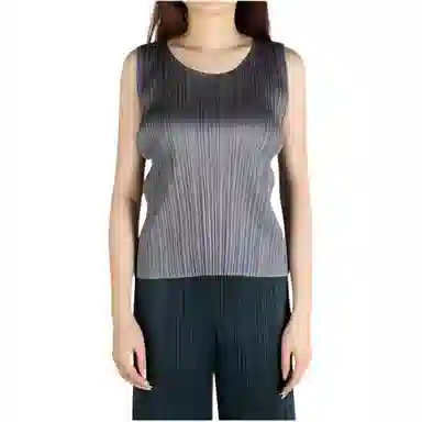 PLEATS PLEASE ISSEY MIYAKE