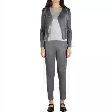 PLEATS PLEASE ISSEY MIYAKE