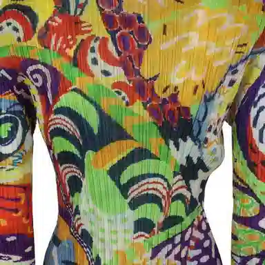 PLEATS PLEASE ISSEY MIYAKE