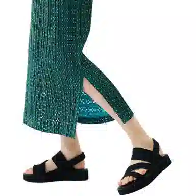 PLEATS PLEASE ISSEY MIYAKE