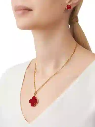 Van Cleef & Arpels Magic Alhambra