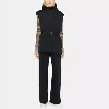 Canada Goose FW22 RaylaLogo