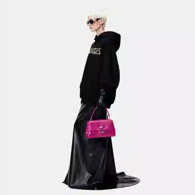 THE SALVAGES FASHION CLUB LOGO