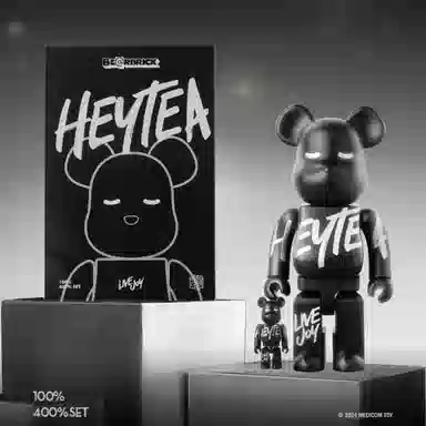 HEYTEA x BE@RBRICK 100%400%