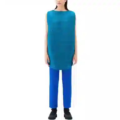 PLEATS PLEASE ISSEY MIYAKE