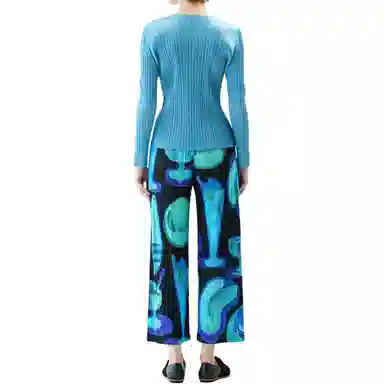 PLEATS PLEASE ISSEY MIYAKE