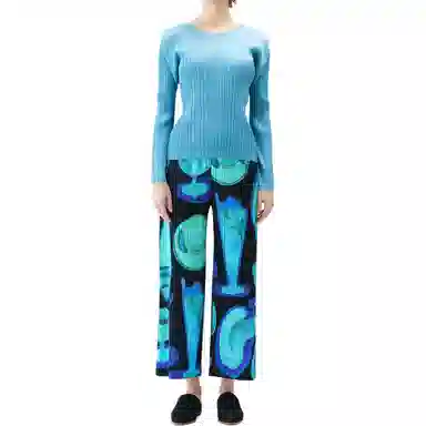 PLEATS PLEASE ISSEY MIYAKE