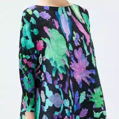 PLEATS PLEASE ISSEY MIYAKE