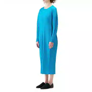 PLEATS PLEASE ISSEY MIYAKE