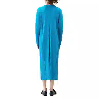 PLEATS PLEASE ISSEY MIYAKE