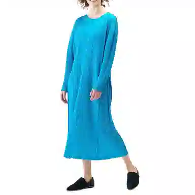 PLEATS PLEASE ISSEY MIYAKE