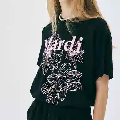 MARDI MERCREDI TSHIRT TRIPLE FLOWER_BLACK PINK SS25T