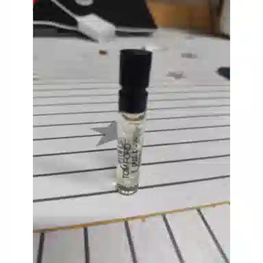 Tom Ford Oud Wood Perfume Sample Set