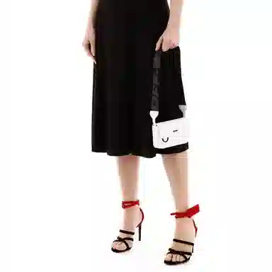 OFF-WHITE