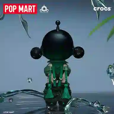 POP MART SKULLPANDA CROCS OOTD