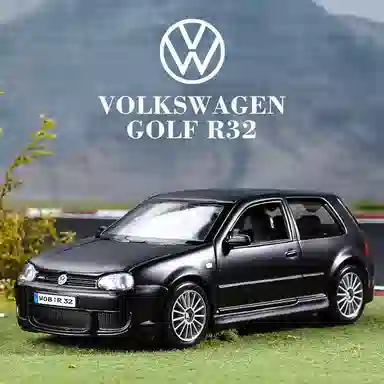 Maisto 124 R32