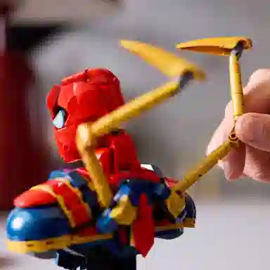 LEGO x MARVEL 379pcs 76326