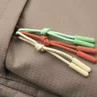 李宁 运动生活系列反光双肩背包 卡其色