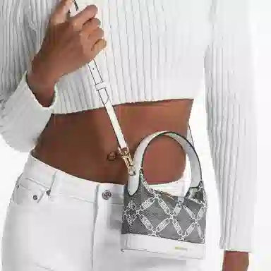 MICHAEL KORS MK Wythe Logo