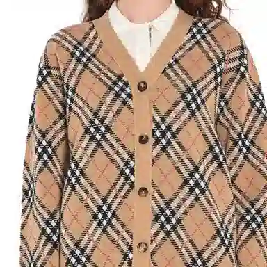 Burberry V
