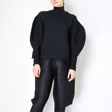 PLEATS PLEASE ISSEY MIYAKE