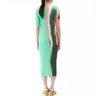 PLEATS PLEASE ISSEY MIYAKE